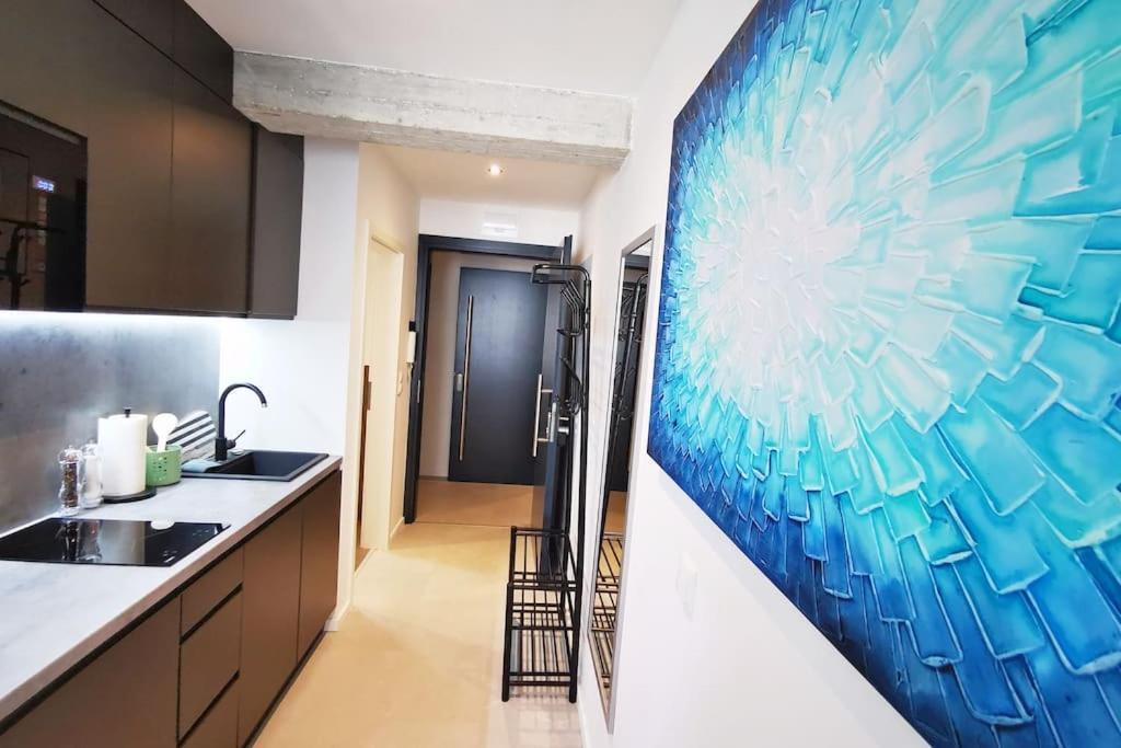 Appartement Hh 03 By Rockchair - Superhost Status - Modernes Mit Sonnigem Balkon & Premium Boxspringbetten In Winterhude - Geheimtipp *